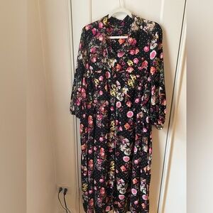 Belted Torrid Size 4 floral dress with pockets